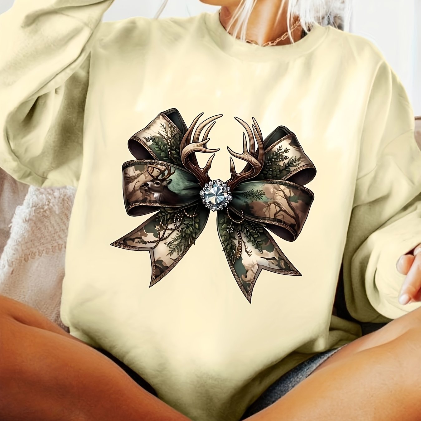 Women's Camouflage Flirty Bow Print Sweatshirt - Cozy Round Neck Casual Pullover with Sparkling Gemstone Accent, Medium Stretch Machine-Washable Winter & Autumn Top, Cute Sweatshirts, Autumn Apparel, Comfortable Fit