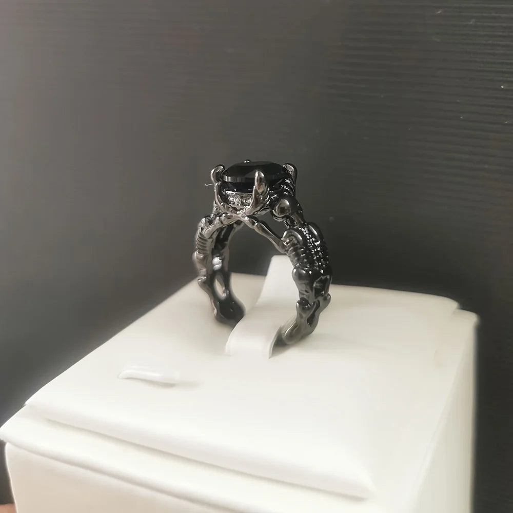 Gothic Style Promise Ring Inlaid Waterish Zirconia Horror Skeleton Design on The Band Wedding Ring Suitable for Men and Women