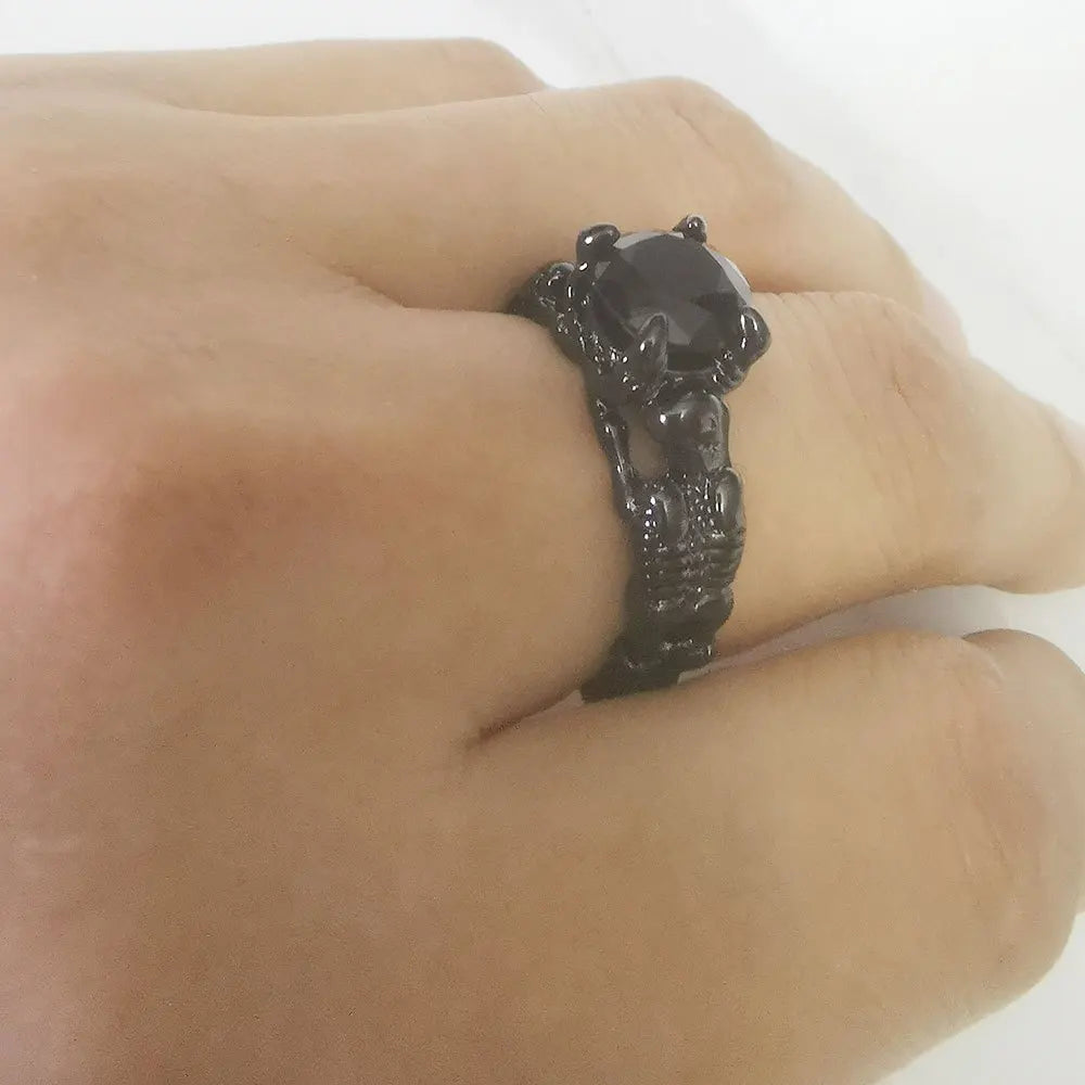 Gothic Style Promise Ring Inlaid Waterish Zirconia Horror Skeleton Design on The Band Wedding Ring Suitable for Men and Women