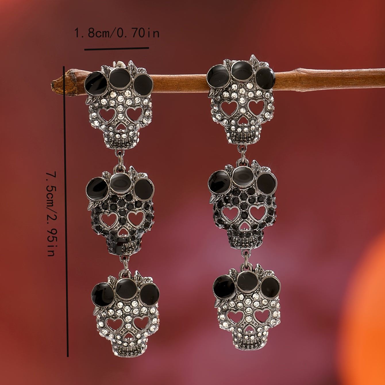 1 Pair Gothic Halloween Earrings - Dark Gothic Skull Dangle Earrings with Rhinestone Accents, Layered Chains for Women, Party Costume Jewelry for Halloween, Gothic Parties & Everyday Dark Fashion - Edgy Statement Earrings, Go