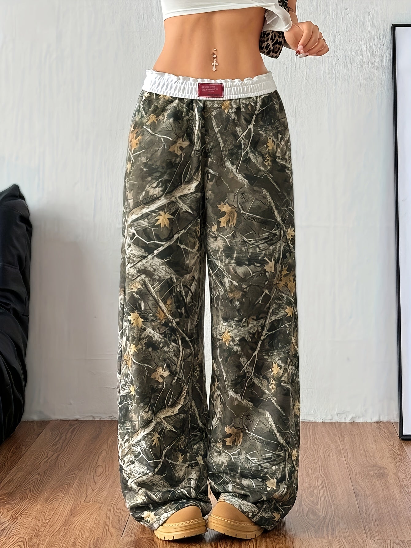 Women's Camouflage Print Cargo Jogger Pants with Elastic Waist & Belt - Wide-Leg Relaxed Fit, All-Season Casual Outdoor Pants, Machine Washable Camo Workwear for Everyday Comfort