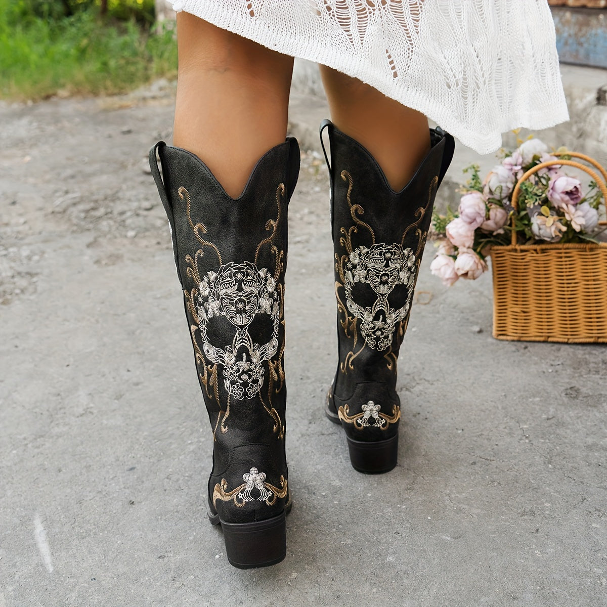 Women's Retro Embroidered Skull Western Cowboy Boots - Slip-On Chunky Mid-Heel Square Toe, Faux Cover & TPR Outsole, All-Season Comfort for Halloween, Casual & Themed Events, Cowboy Accessories, Themed Event Footwear, Durable