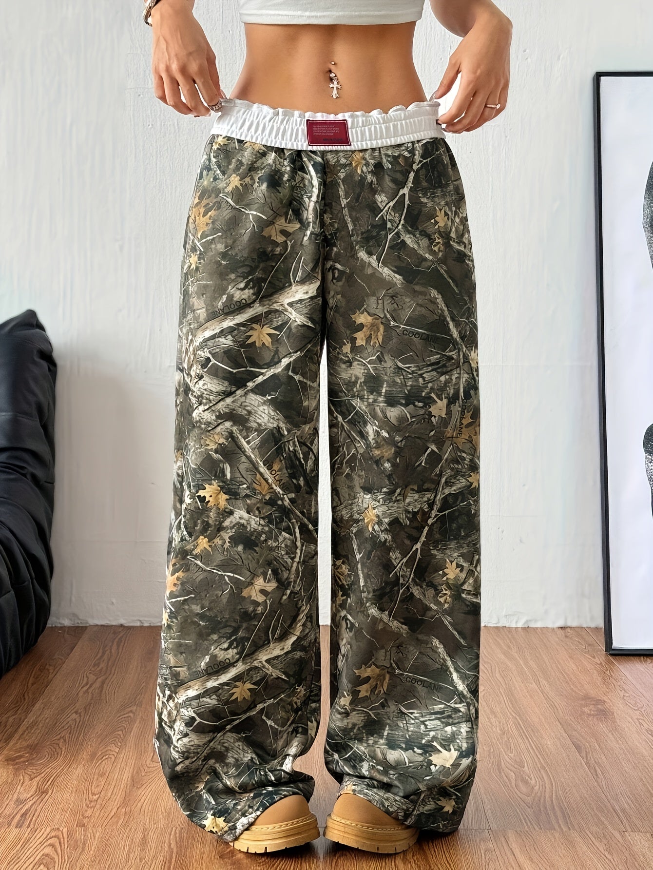 Women's Camouflage Print Cargo Jogger Pants with Elastic Waist & Belt - Wide-Leg Relaxed Fit, All-Season Casual Outdoor Pants, Machine Washable Camo Workwear for Everyday Comfort