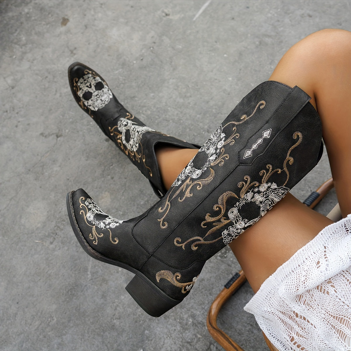 Women's Retro Embroidered Skull Western Cowboy Boots - Slip-On Chunky Mid-Heel Square Toe, Faux Cover & TPR Outsole, All-Season Comfort for Halloween, Casual & Themed Events, Cowboy Accessories, Themed Event Footwear, Durable