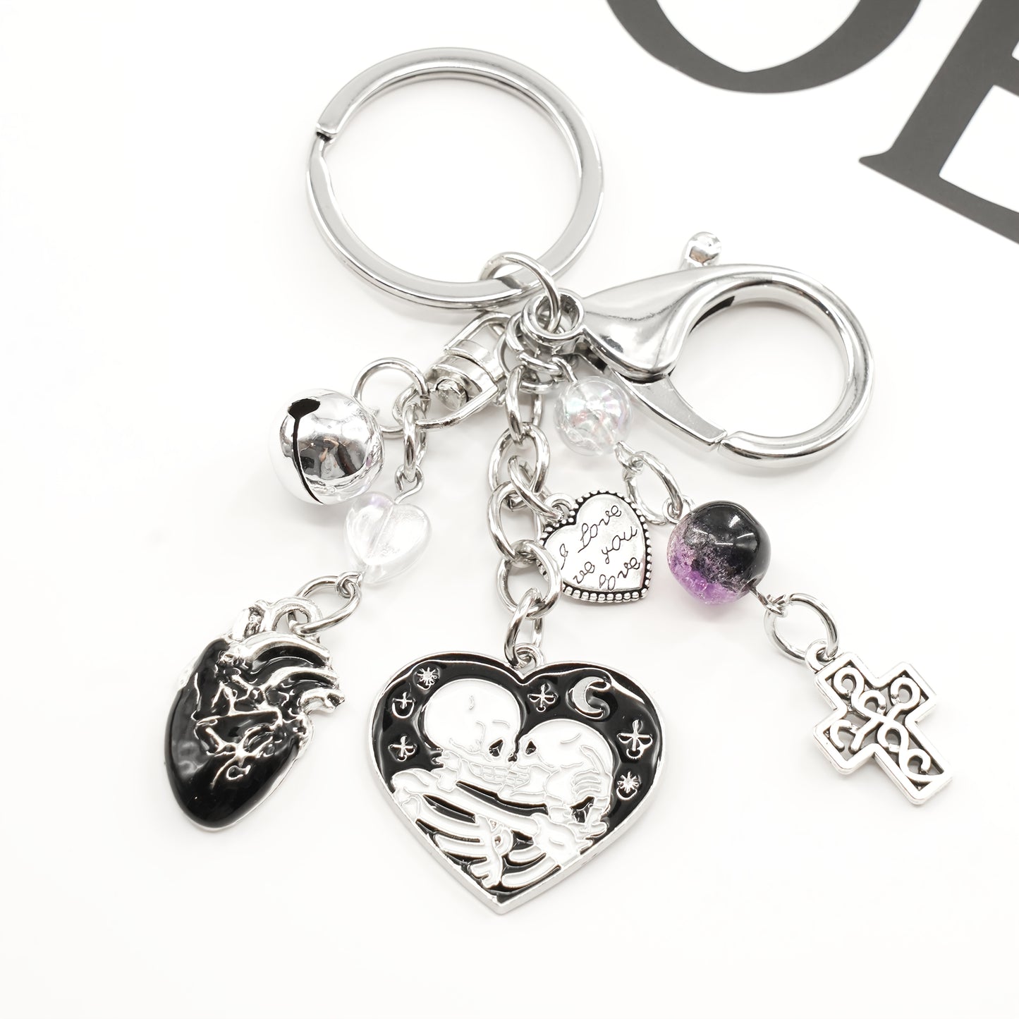 1pc Gothic Dark Keychain with Heart Cross Skull Pendant - Zinc Alloy Key Ring for Halloween, Dark Theme Party Accessories, Bag & Wallet Charm, Unique Gift for Friends, Halloween Accessories, Halloween Decorations, Halloween,