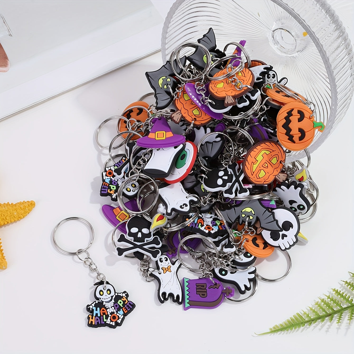 [Halloween Keychains] 25 Halloween Keychains | Cross-Border Anime Mixed Keychains | Women's Bag Accessories | Irregular Decorations
