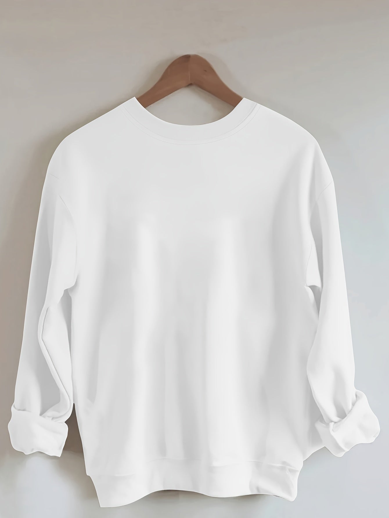 Women's Camouflage Flirty Bow Print Sweatshirt - Cozy Round Neck Casual Pullover with Sparkling Gemstone Accent, Medium Stretch Machine-Washable Winter & Autumn Top, Cute Sweatshirts, Autumn Apparel, Comfortable Fit