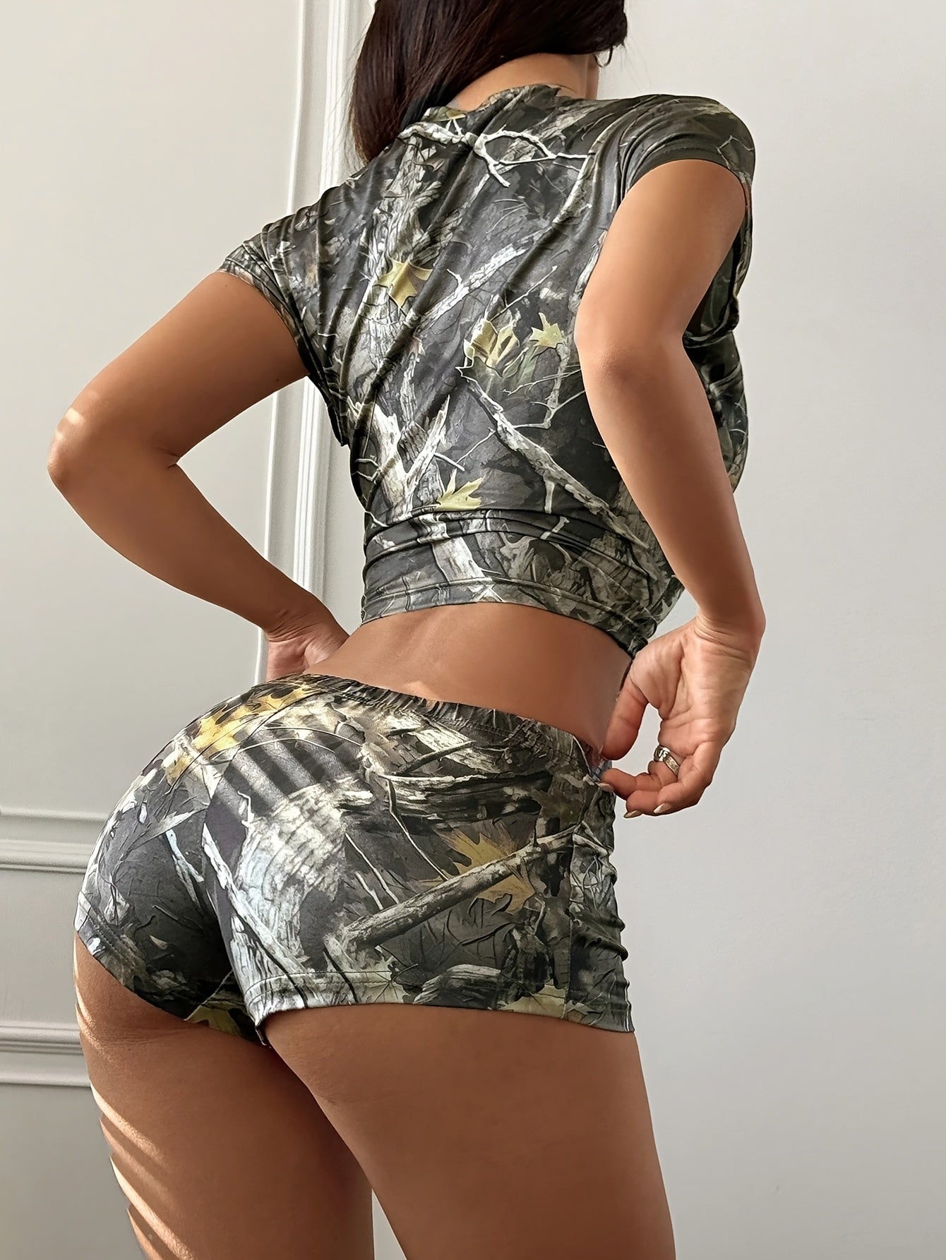 [Casual Pajama Set] 2pcs Women's Camouflage Print Short Sleeve Round Neck Top and Shorts Casual Pajama Set