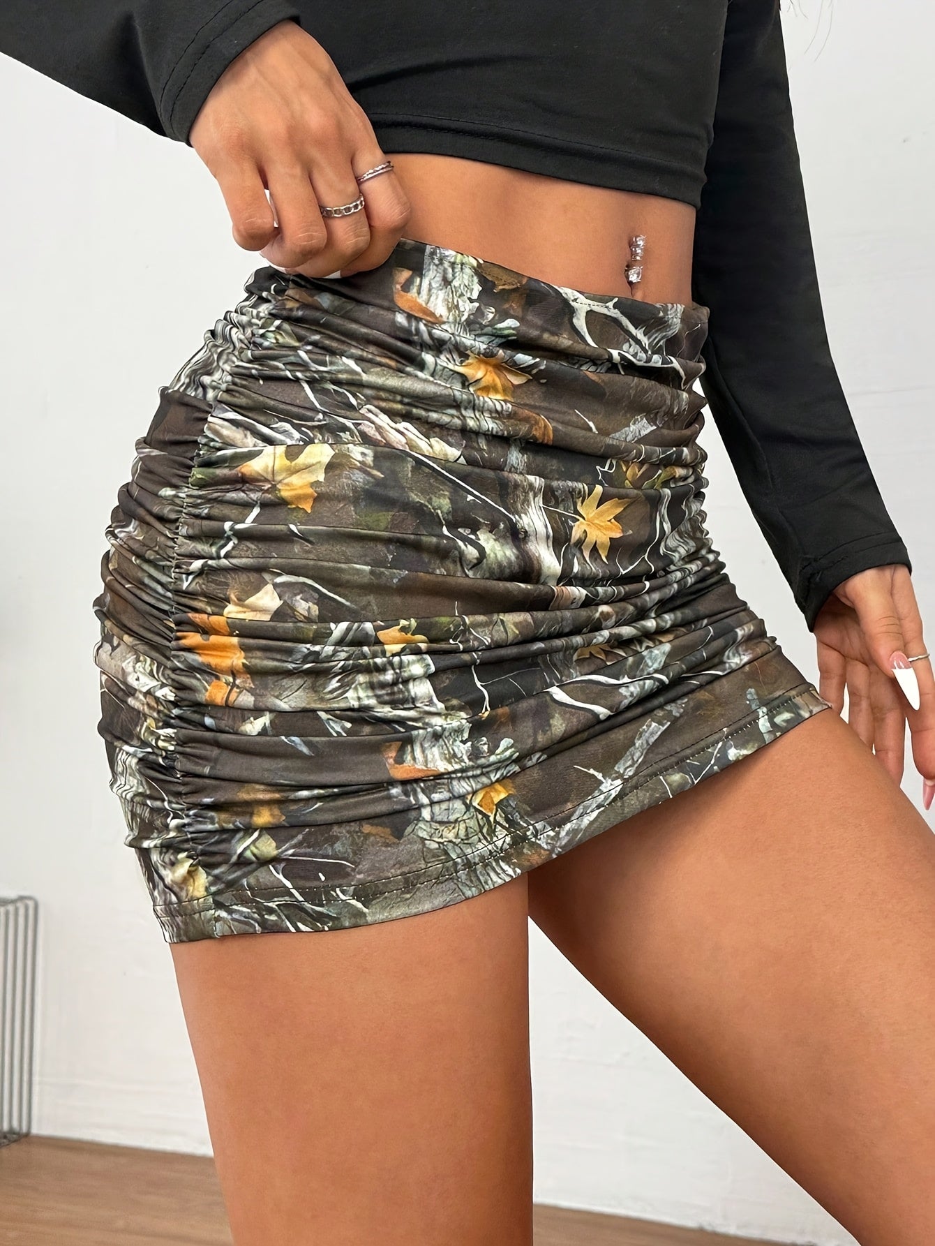 Women's Geometric Camouflage Print Mini Skirt - Street Style Bodycon Stretchy Skirt with Elastic Waistband, Machine Washable All-Season Versatile Casual to Formal Outfits, Stylish Outfit Addition, Rustic Charm Apparel, Durabl