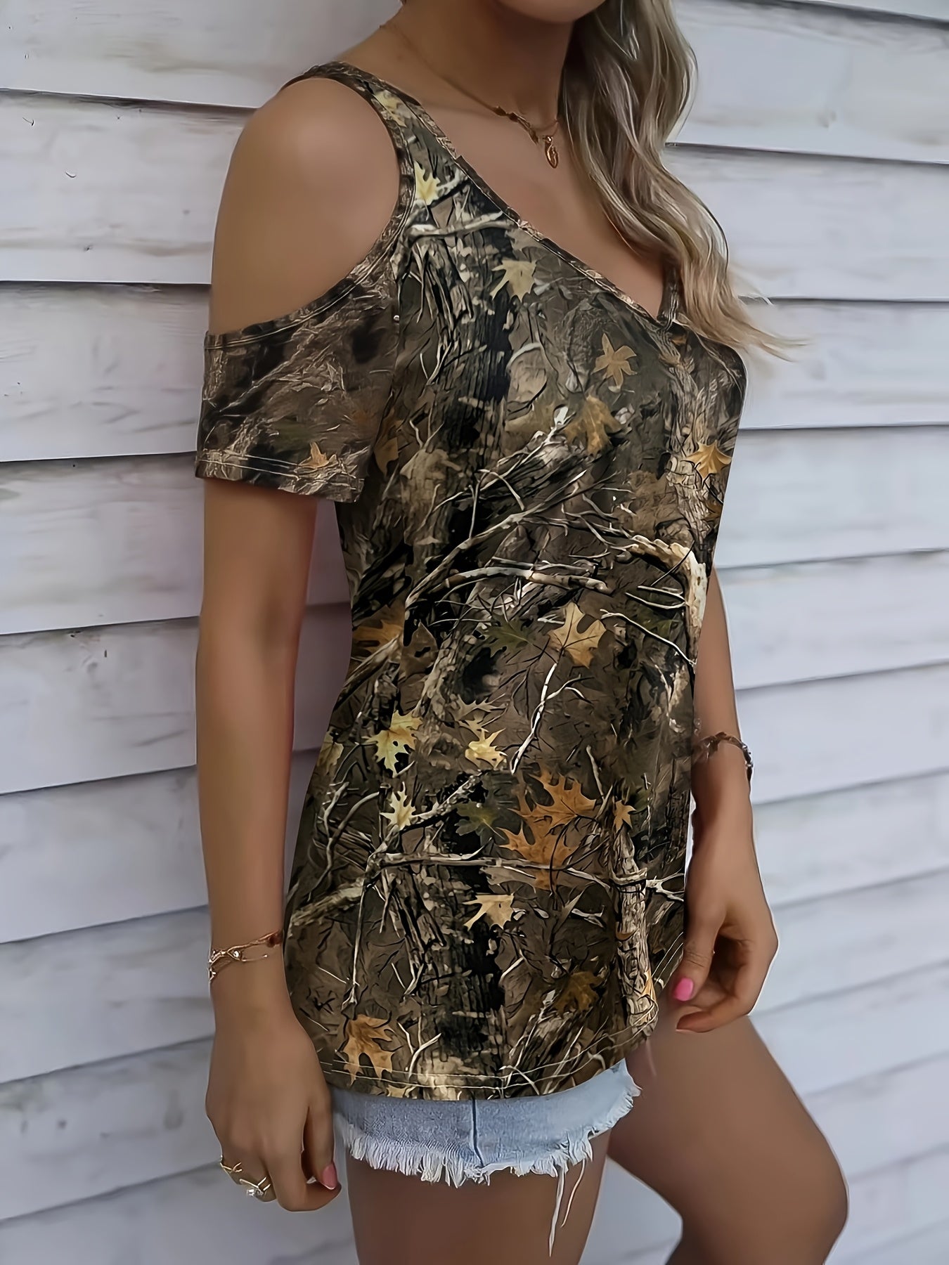 Women's Tropical Print Cold Shoulder V-Neck T-Shirt - Elegant Short Sleeve Top with Camouflage Design, Breathable Polyester Blend, Perfect for Outdoor Adventures and Casual Wear